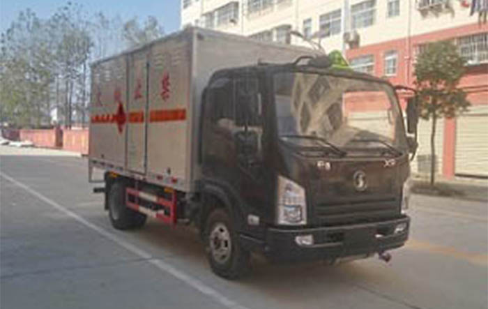 陕汽黄牌易燃气体厢式运输车