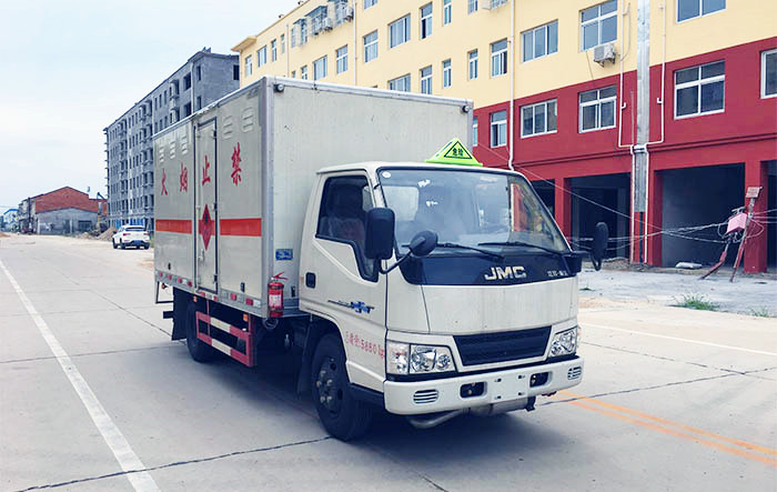 江铃蓝牌爆破器材运输车