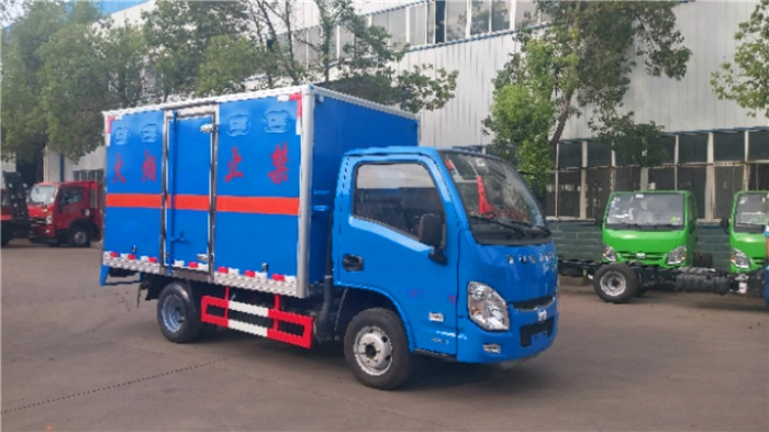 微型危险品箱式运输车跃进易燃气体箱式运输车