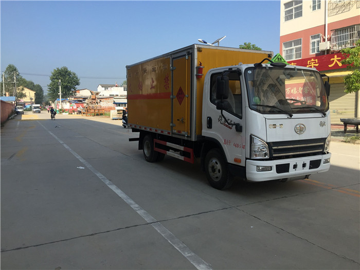 危险品箱式运输车解放易燃气体厢式运输车