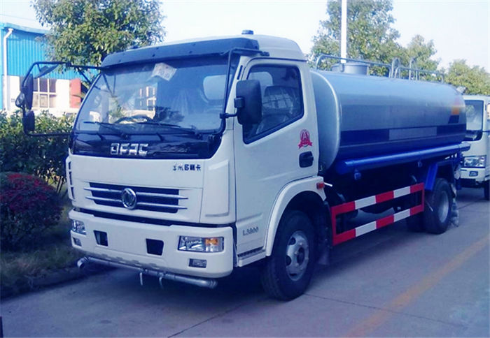 东风多利卡6.93方洒水车
