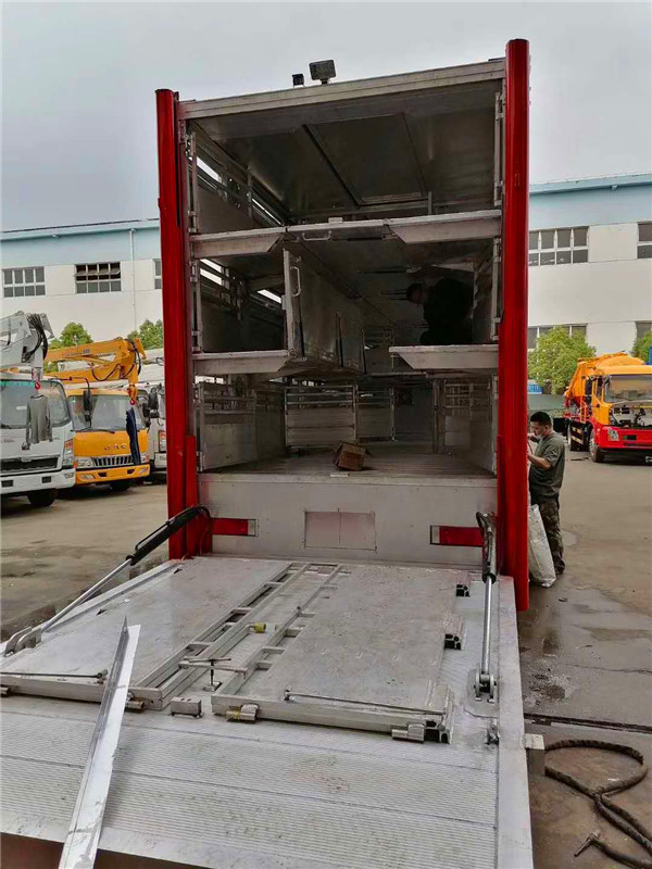 天龙前四后八运猪车
