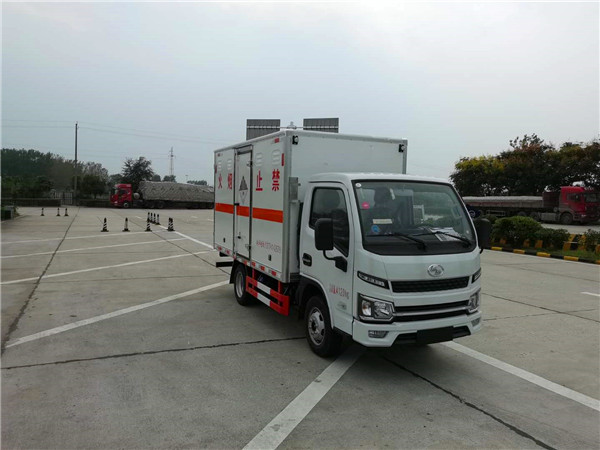 蓝牌3.3米废机油废电瓶厢式运输车 蓝牌3.3米废机油废电瓶厢式运输车