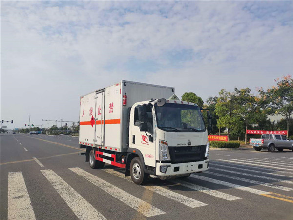 杂项危险品厢式运输车 杂项危险品厢式运输车